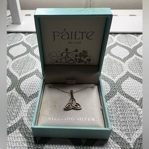 NWT Fáilte Sterling Silver Trinity Knot Necklace
